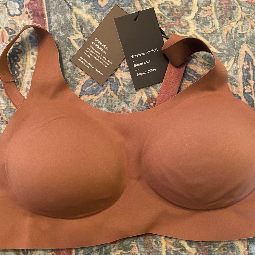 Knix S+  Revolution adjustable pull over Bra Sola color